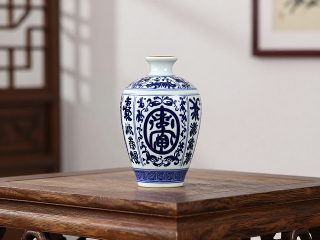 方桌暗八仙纹酒器展示，中式雅集空间布置与风水寓意解析