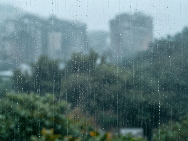 无缝粘连雨天穿后阴干，粘合牢度高不脱落