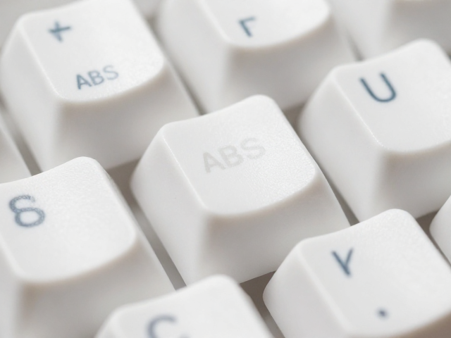 普通ABS键帽注塑精度高，保持干燥防粘手更耐用