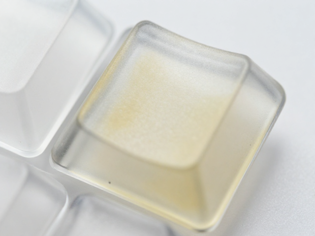 透明PC键帽发黄?磨砂工艺,定期擦拭,长效防黄变指南
