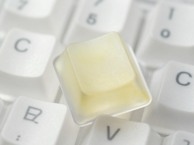 透明PC键帽发黄？磨砂工艺，定期擦拭，长效防黄变指南
