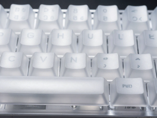 透明PC键帽磨砂半透怎么选？透光需求深度解析