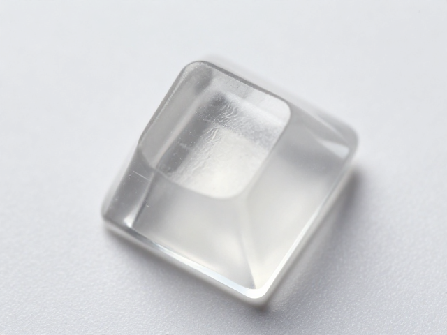 透明树脂键帽注塑痕重？揭秘色彩均匀工艺，告别泛白瑕疵