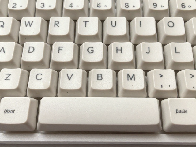 WOB键盘标准米字印键帽怎么洗？定期水洗去油指南