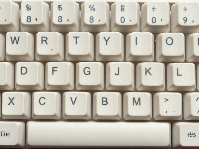 标准米字印键帽居中排版，字体标准化进程解析