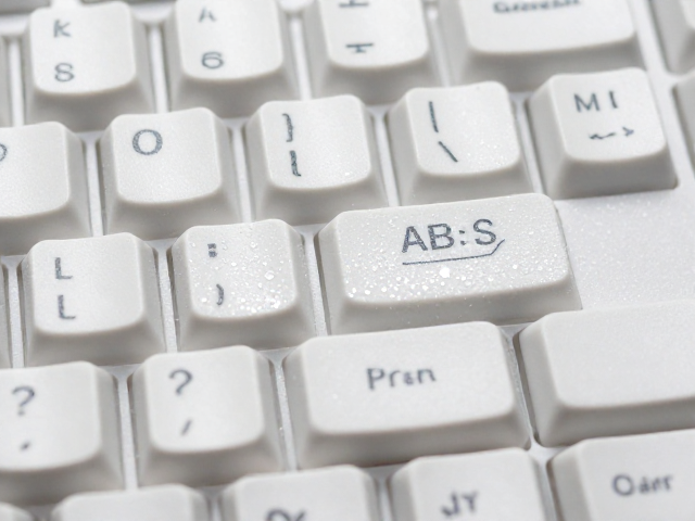 ABS键帽保养,定期酒精清洁超薄平键帽防油光
