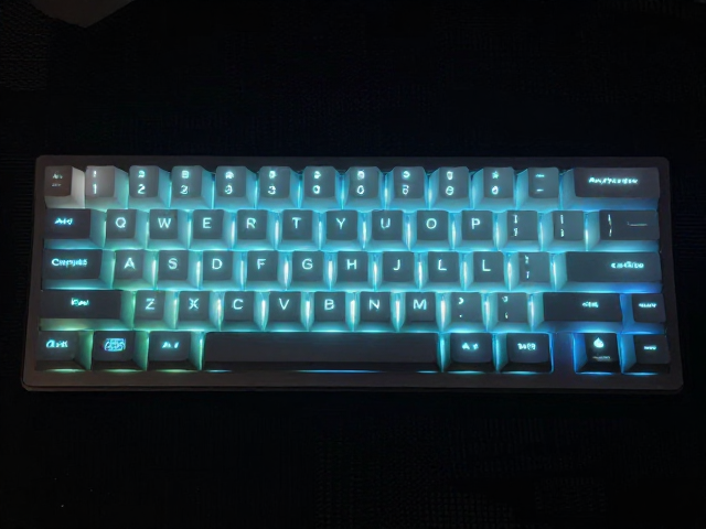 Keychron 1U标准键帽透光率实测，机械键盘光效怎么选？