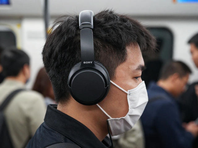 Sony WF无线降噪真无线耳机通勤降噪实测，地铁也能静享音乐
