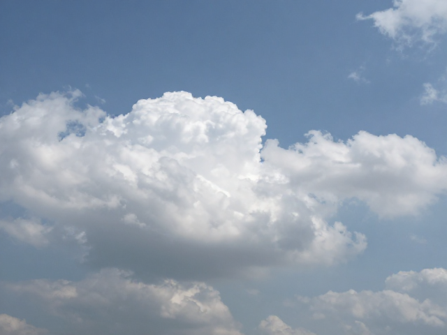 天空与大气中的具象表达，当代综合材料艺术探索