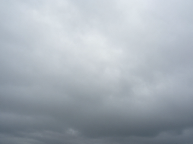天空与大气下的写实主义风景，一场关于存在与虚无的哲学凝视