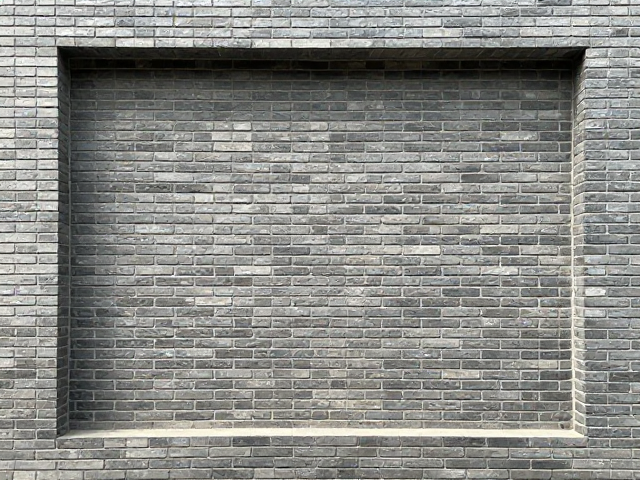 砖石纹理与框景构图，揭秘现代建筑结构的视觉美学与设计逻辑