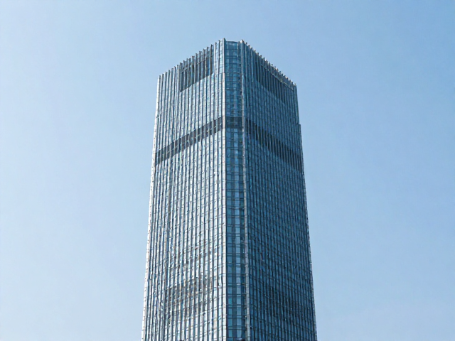 现代摩天楼建筑结构,罩光保护技术如何提升大楼寿命与美观