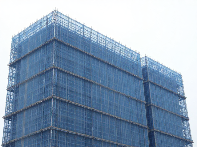 建筑结构冷峻蓝调,罩光保护工艺解析