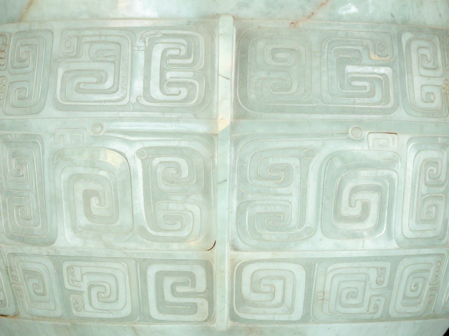 嵌玉铜器云雷纹,解读古代礼器制式与纹饰的文化密码
