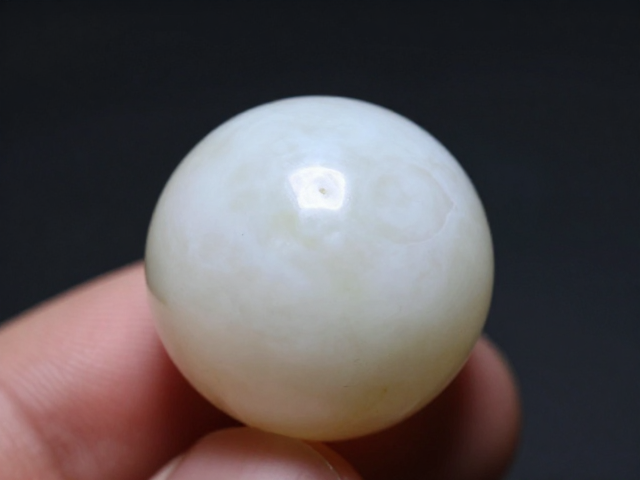 珠玉结合鉴赏,依品相成色挑选丰满华贵造型珠宝指南