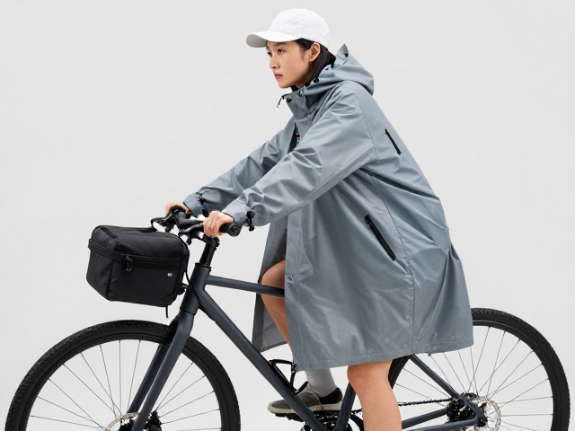 城市休闲骑行整装，油箱包，便携雨衣，打造高颜值通勤骑行方案