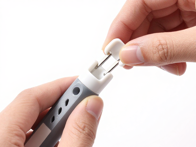 脚踏控制器磨砂光面处理与拔键帽清洗指南