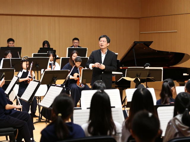 音乐学院教授指导少儿音乐培训,打造高规格毕业仪式