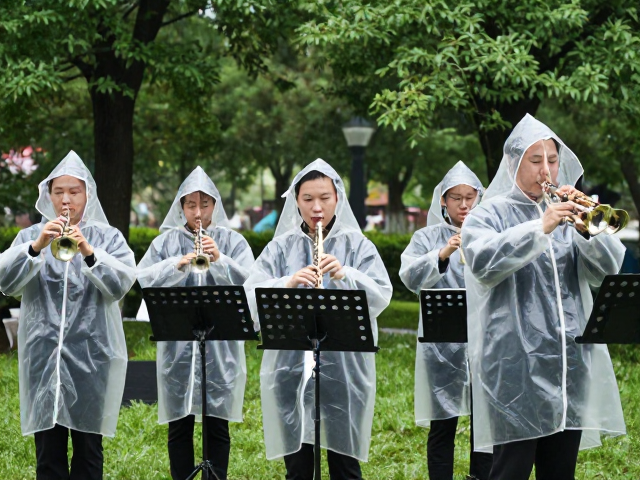 公园器乐合奏防风罩雨披,抗恶劣环境增强,守护乐器演奏