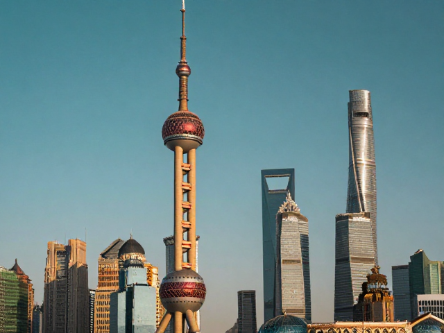 东方明珠下的影写版古代建筑，穿越时空的视觉艺术之旅