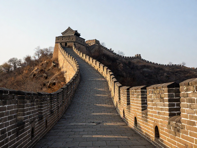 长城透视构图绝美，古代建筑线条与光影的视觉盛宴
