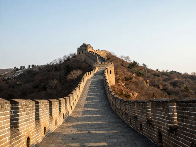 长城透视构图绝美，古代建筑线条与光影的视觉盛宴