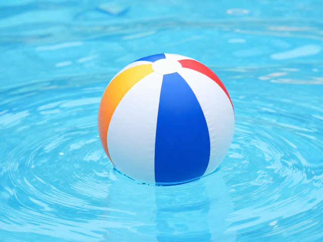 全浮力浮水互动球，夏日降温消暑，亲子抛接游戏新玩法