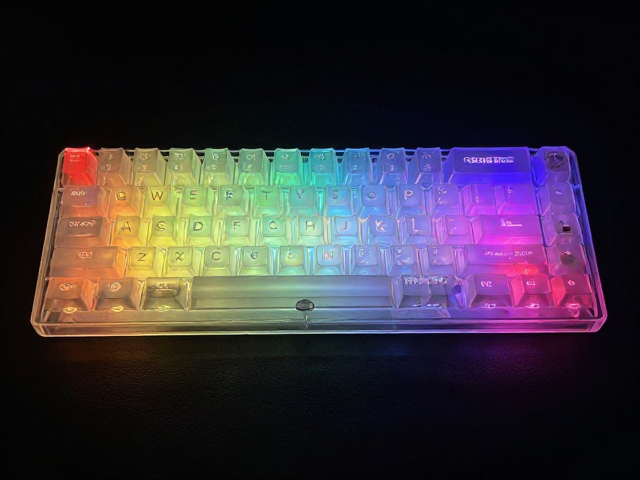 高透RGB PC电竞键帽长期光照会变色吗?解析高透光性与耐用性真相