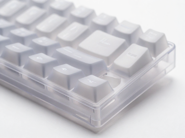 高透RGB PC电竞键帽触感滑腻？磨砂哑光处理提升防滑体验指南