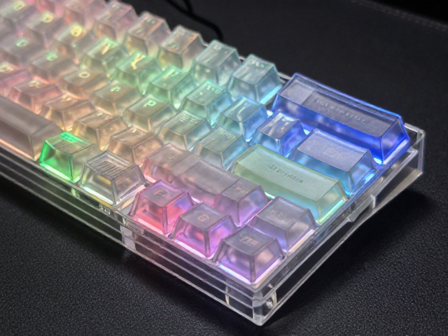 CNC精密雕刻高透RGB PC电竞键帽,打造极致电竞外设展示
