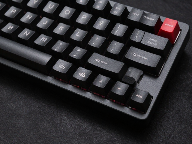 SteelSeries Apex Pro樱桃轴搭配硅胶垫缓冲，提升打字手感与降噪效果