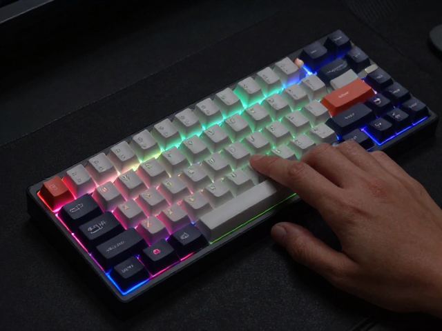 Keychron极简平键帽测评，RGB透光色颜值与手感全解析
