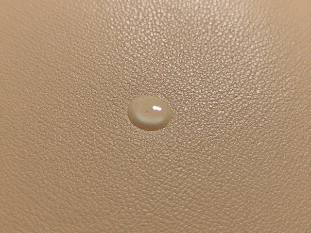 真皮PU皮防泼溅测试,日常抗污性能怎么验?