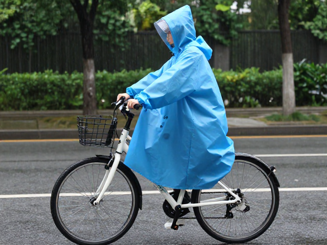24寸学生车骑行指南，雨天穿街短途出行必备雨衣雨披推荐