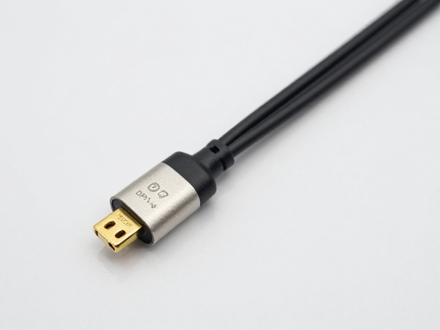DP1.4 8K电竞视频线 0.5米镀金插头 桌面短距高速传输评测