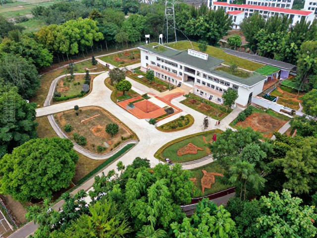 自然保护区建设，学校自然教育与跨国保护协议的协同实践