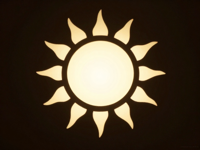 太阳镂空透光设计,象征永恒之光的家居美学与SEO灵感