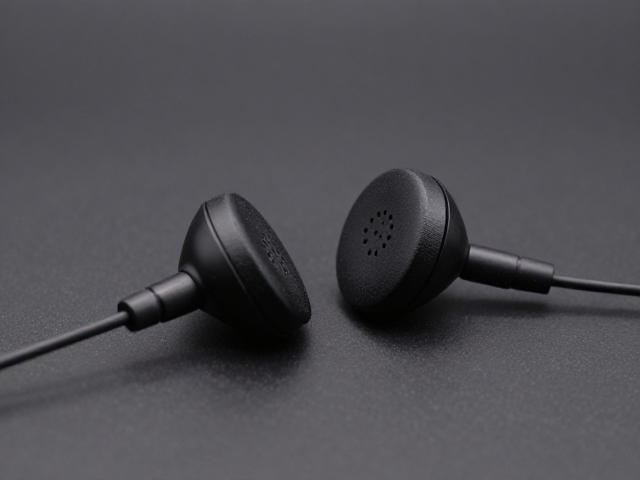 早期电话听筒耳机如何推动动圈单元小型化，重塑个人音乐欣赏体验