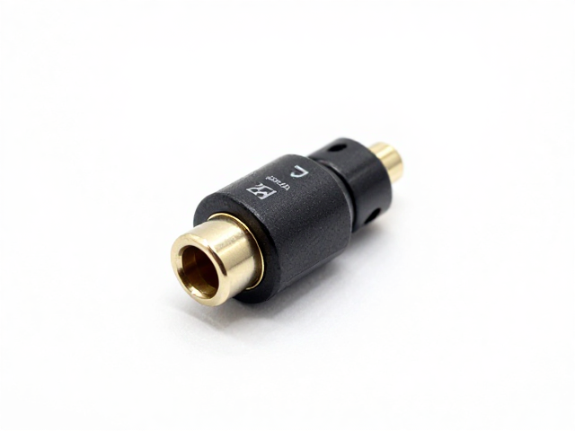 单耳4.7g超轻配4.0mm XLR接口，低频20-100Hz精准延伸解析