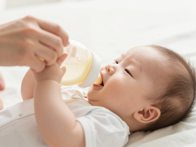 母乳优先,断奶期如何保持环境清洁,科学喂养宝宝