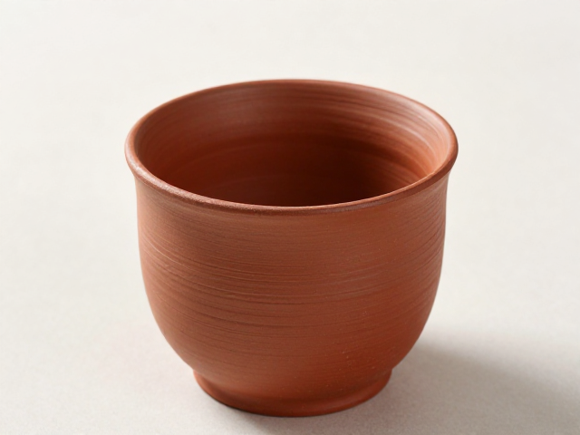 重庆荣昌安陶细陶胎冲泡岩茶,茶香与陶韵的跨界共鸣