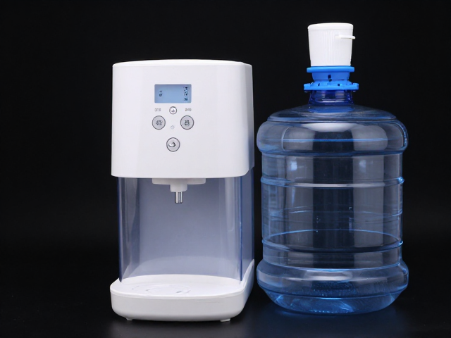 恒温控制器搭配专用饮水器，精准控制温湿度，打造舒适饮水环境