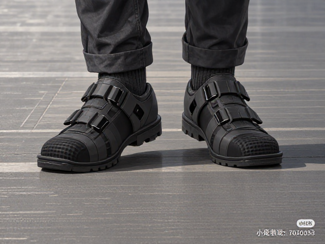 成人鞋板可调设计，防滑地面处理，安全舒适每一步
