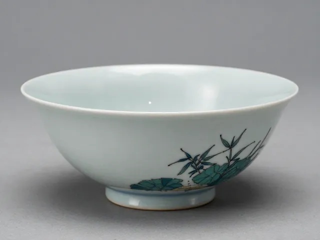 釉上彩绘口沿舒展，自然意境里的东方美学，一眼万年
