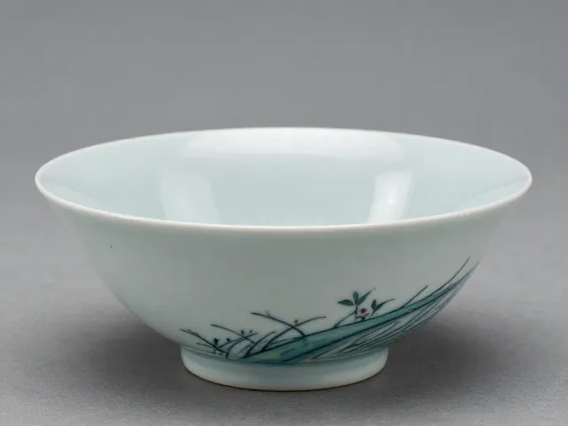 釉上彩绘口沿舒展，自然意境里的东方美学，一眼万年