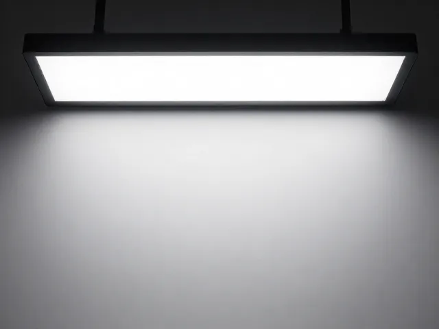 全光谱LED灯怎么选?书房阅读护眼重点与避坑指南