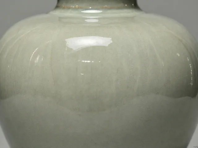 宋代陶瓷釉果之美，忌化学清洁剂，守护千年釉色光泽