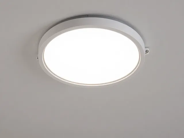 LED吸顶直插灯怎么选?客厅主照明避坑指南,省电又护眼