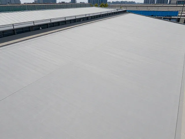 屋面轻量化设计，耐候性测试标准与高性能材料解析