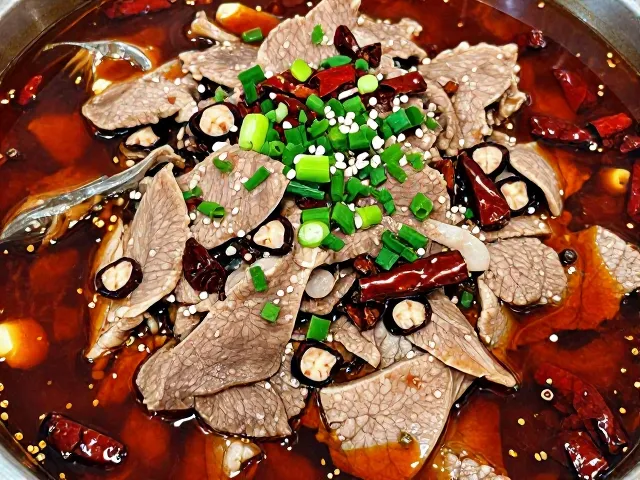 鱼香味型酸甜协调，正宗水煮牛肉做法揭秘